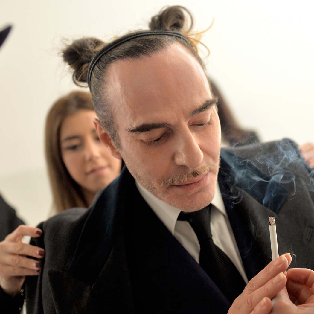 Pokaz haute couture Maison Margiela - jesień-zima 2021/2022. Baśniowa opowieść czy manifest?